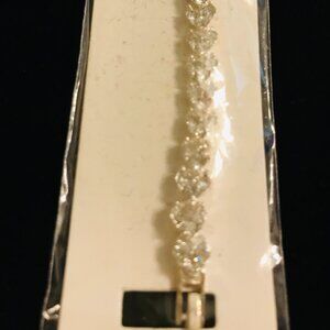 NEW BRILLIANT LINE OF CRYSTALS BRACLET WITH  SECURE JEWELRY CLASP 7"